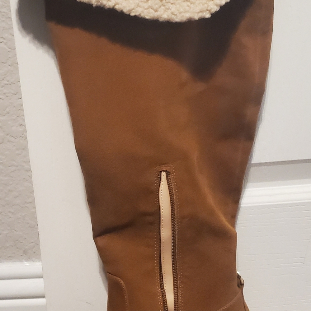 Boots - Picture 3 of 3